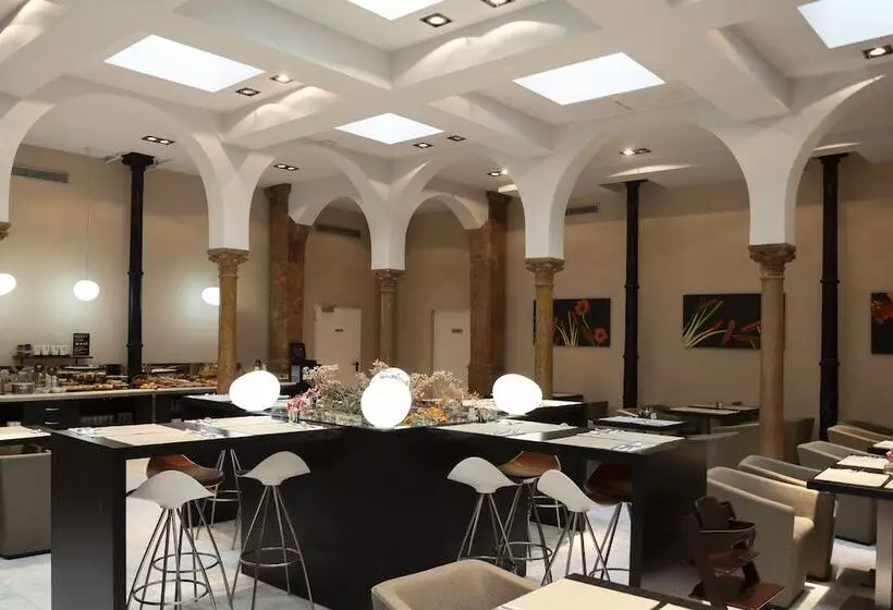 هتل Petit Palace Plaza Malaga