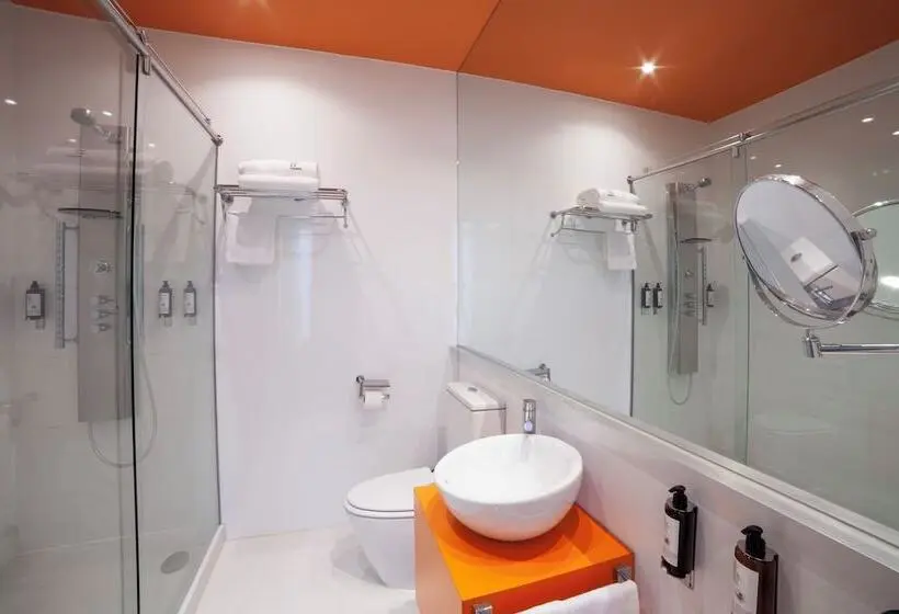 هتل Petit Palace Plaza Malaga