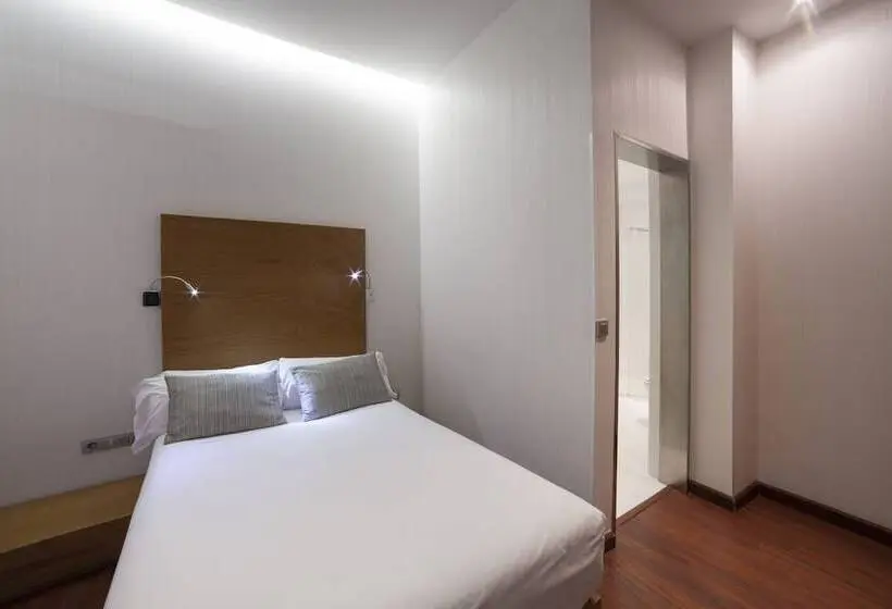 هتل Petit Palace Plaza Malaga