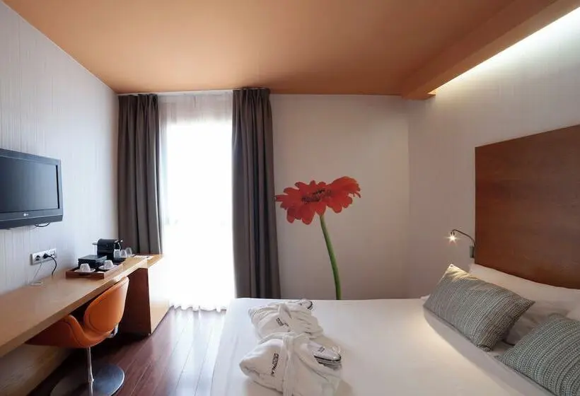 هتل Petit Palace Plaza Malaga