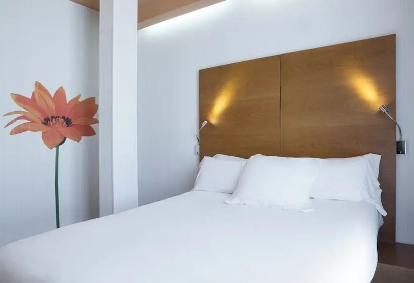 هتل Petit Palace Plaza Malaga