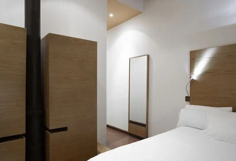 هتل Petit Palace Plaza Malaga