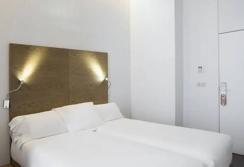 هتل Petit Palace Plaza Malaga