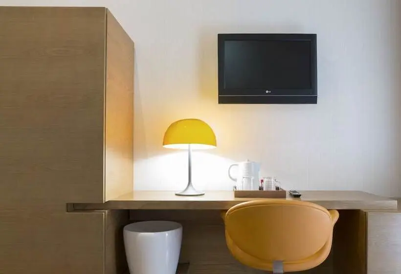 هتل Petit Palace Plaza Malaga