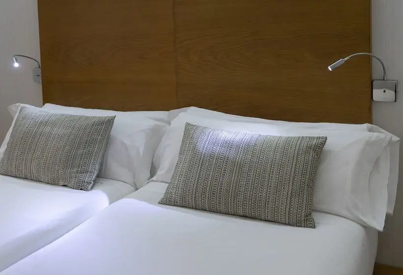 هتل Petit Palace Plaza Malaga