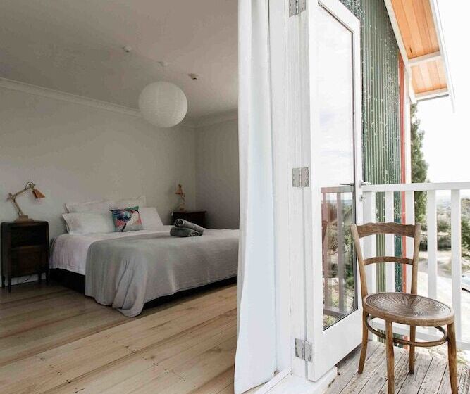 בית מלון כפרי The Pear Orchard Lodge