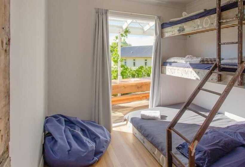 בית מלון כפרי The Pear Orchard Lodge