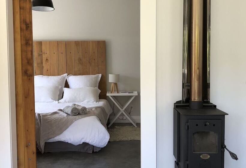 בית מלון כפרי The Pear Orchard Lodge