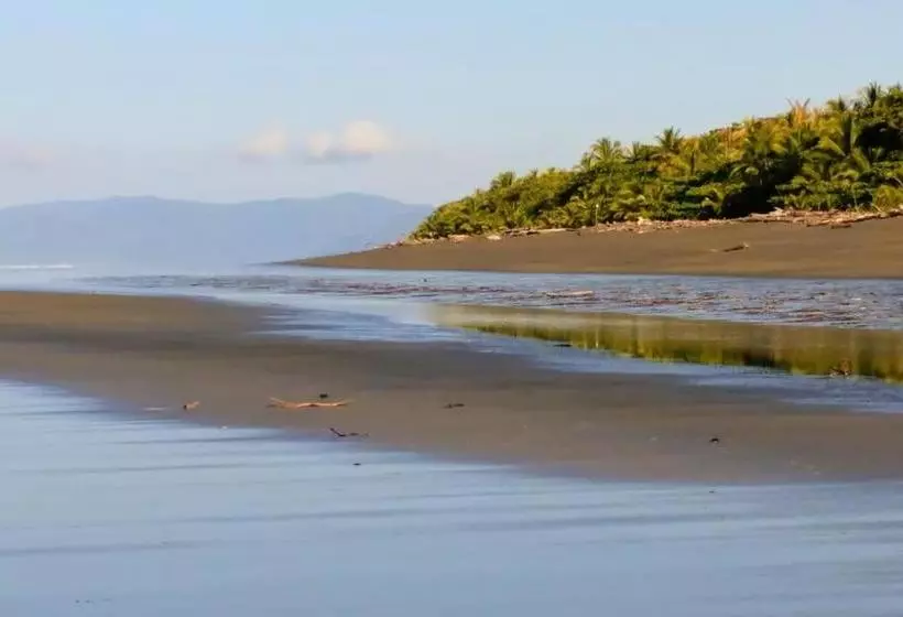 Majatalo Cabinas Los Cocos