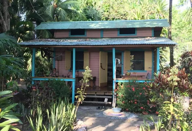 Majatalo Cabinas Los Cocos