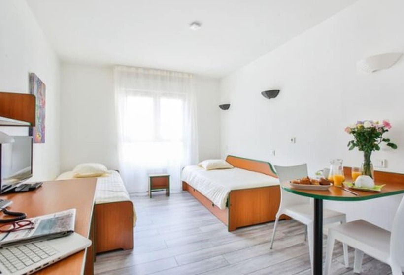 Hôtel Et Résidence Les Lauréades Clermont Ferrand Centre Jaude