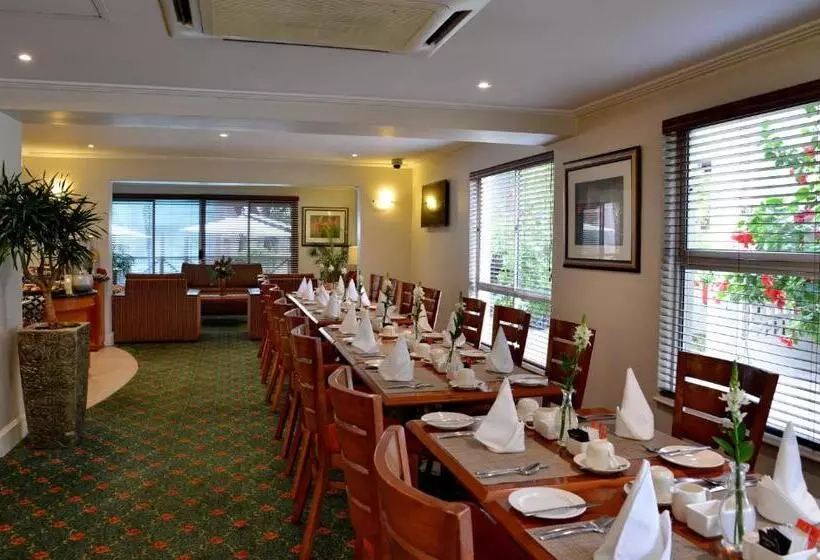 Courtyard Hotel Sandton