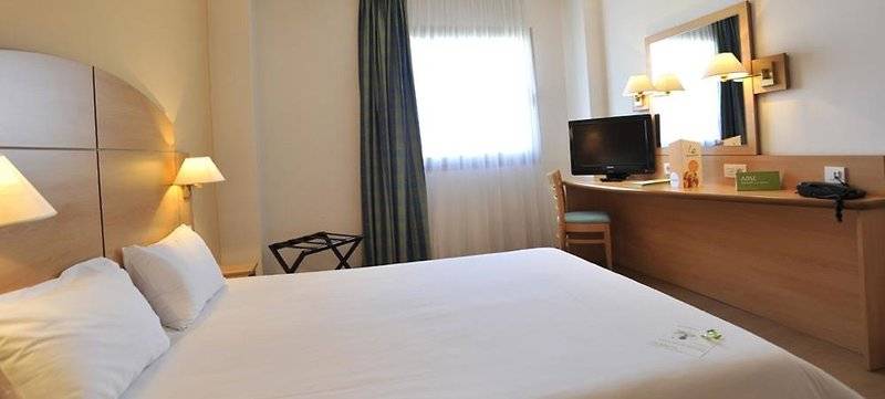 Отель Travelodge Madrid Alcalá De Henares