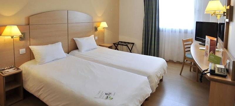 Отель Travelodge Madrid Alcalá De Henares