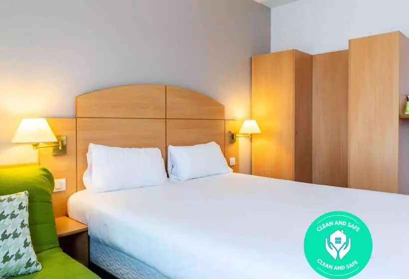 هتل Travelodge Madrid Alcalá De Henares