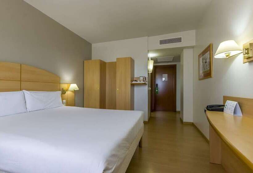 Отель Travelodge Madrid Alcalá De Henares