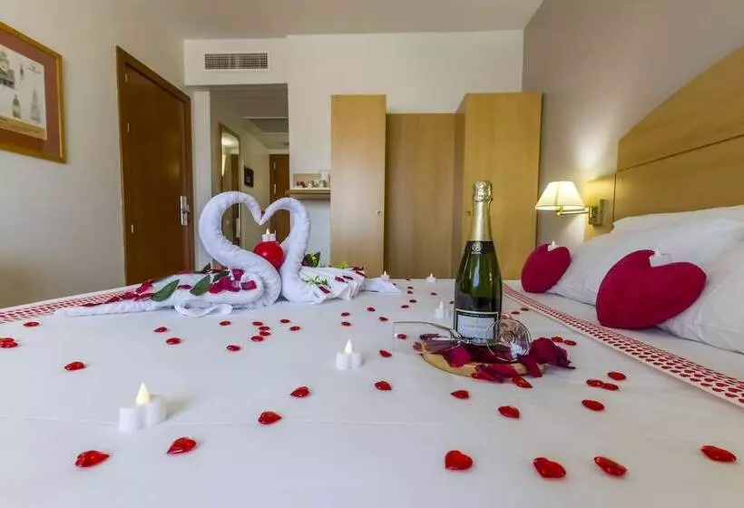 هتل Travelodge Madrid Alcalá De Henares