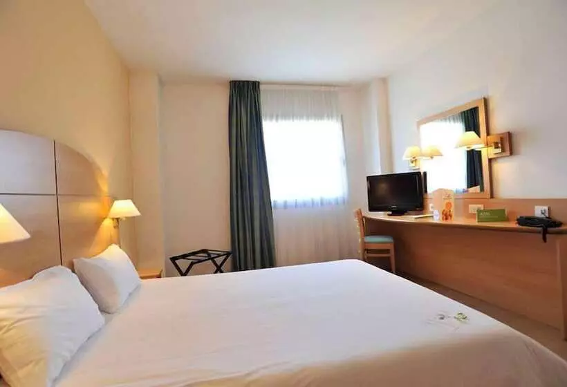 هتل Travelodge Madrid Alcalá De Henares