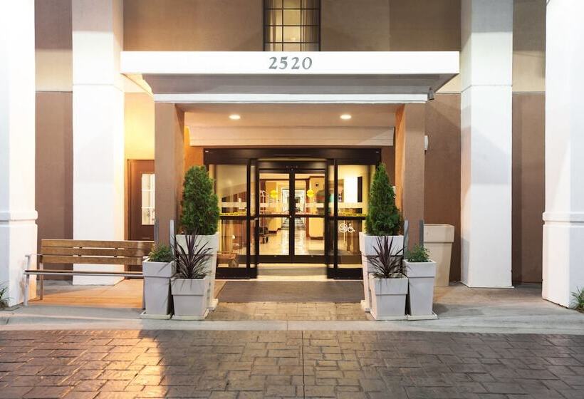 فندق Holiday Inn Exp Winston Salem By Ihg