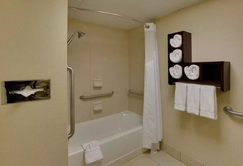 هتل Holiday Inn Exp Winston Salem By Ihg