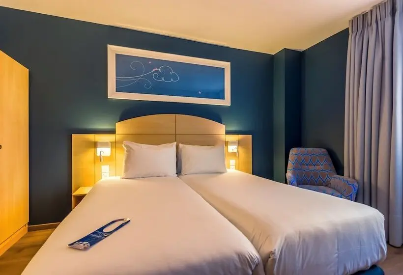 هتل Travelodge Madrid Alcalá de Henares