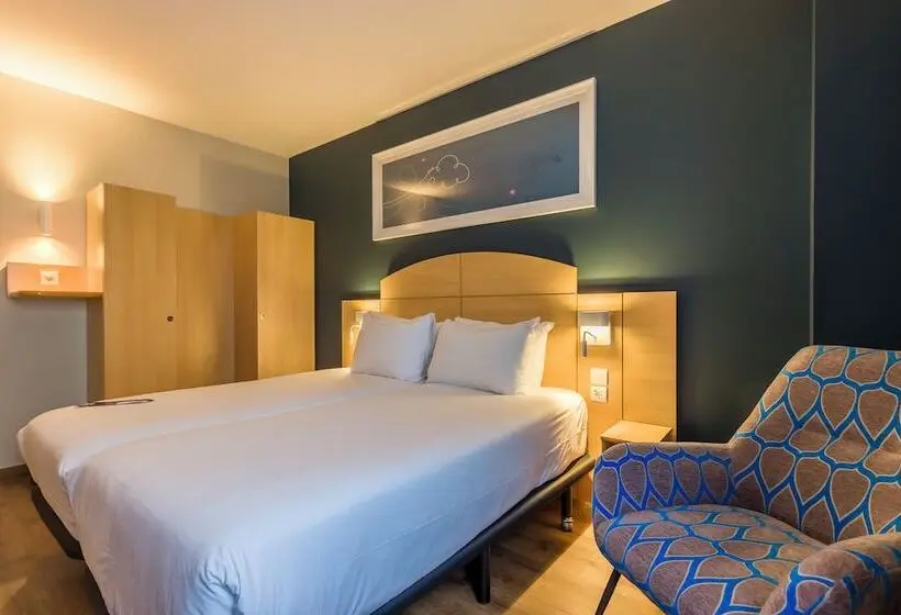 هتل Travelodge Madrid Alcalá de Henares