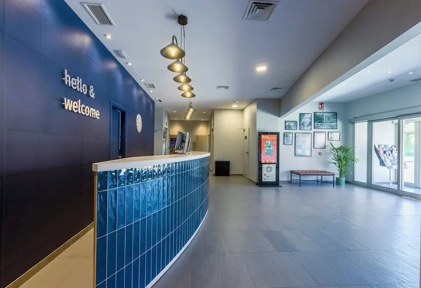 هتل Travelodge Madrid Alcalá de Henares