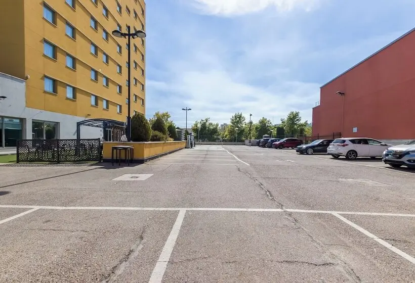 هتل Travelodge Madrid Alcalá de Henares
