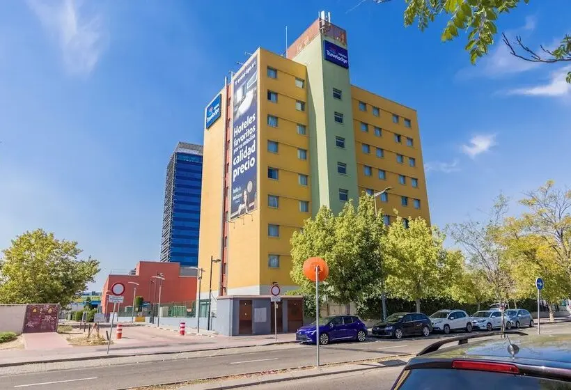 هتل Travelodge Madrid Alcalá de Henares