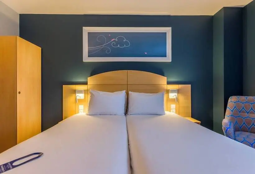 هتل Travelodge Madrid Alcalá de Henares