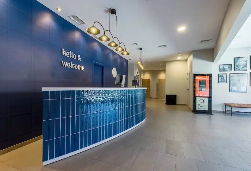هتل Travelodge Madrid Alcalá de Henares