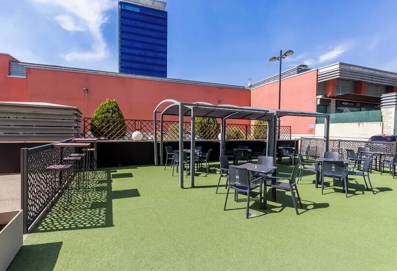 هتل Travelodge Madrid Alcalá de Henares