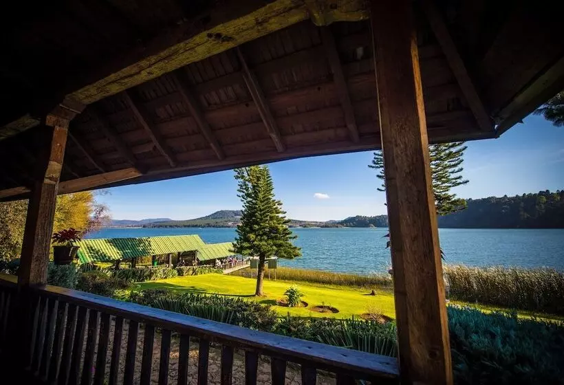 호텔 Zirahuen Forest And Resort