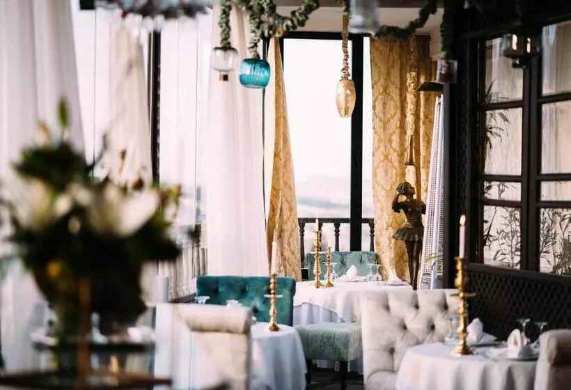 Riad Maison Bleue And Spa