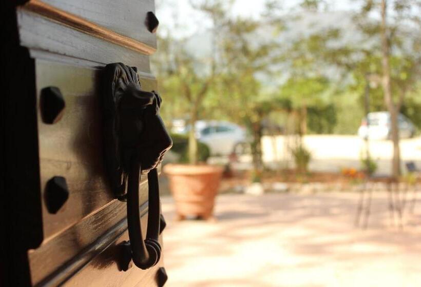 تختخواب و صبحانه Castello Dei Templari