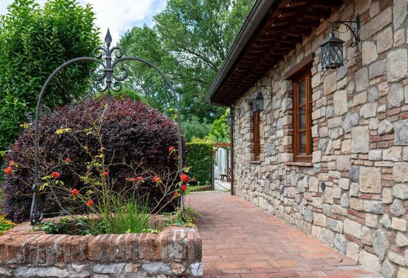 تختخواب و صبحانه Castello Dei Templari