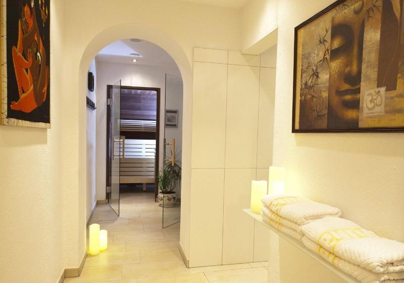 فندق Astoria & Pension Tirol