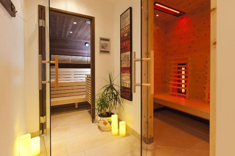 فندق Astoria & Pension Tirol