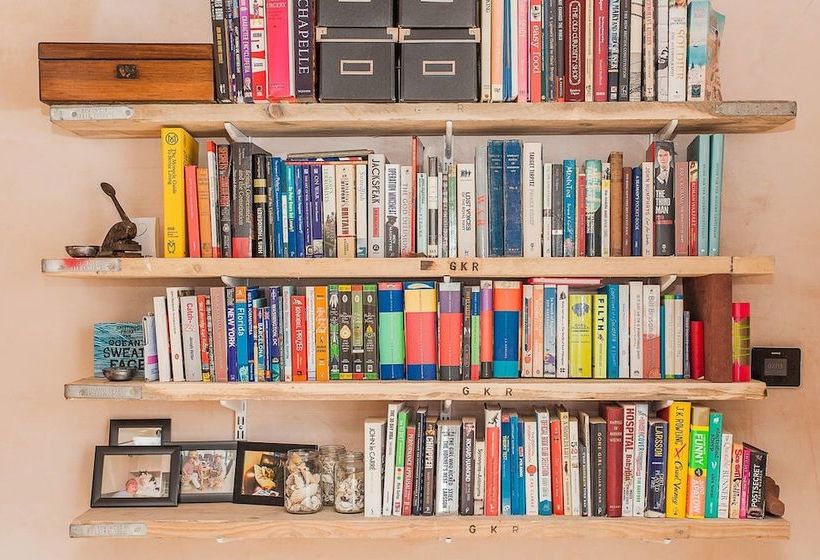 Modern 2 Bedroom House With Parking