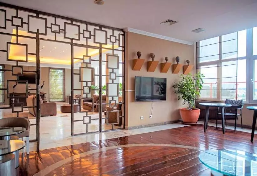 Отель Amazonia Jamor