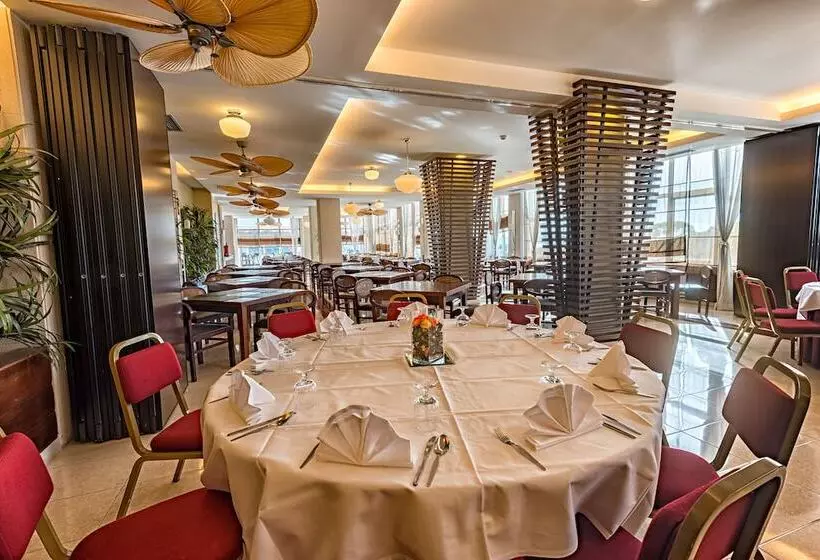 Отель Amazonia Jamor