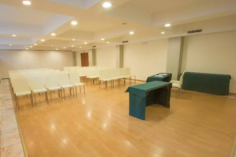 Отель Amazonia Jamor