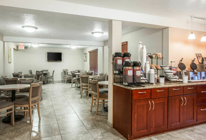 בית מלון כפרי Comfort Inn Conference Center Hillsboro