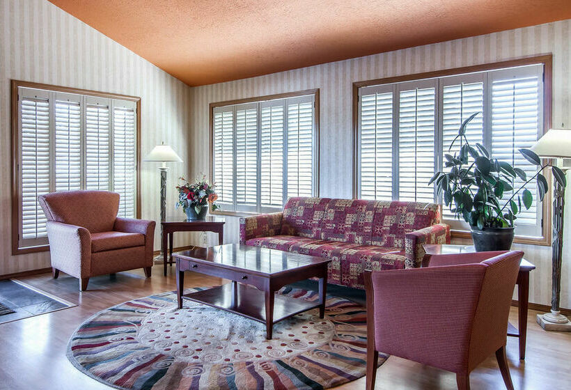 בית מלון כפרי Comfort Inn Conference Center Hillsboro