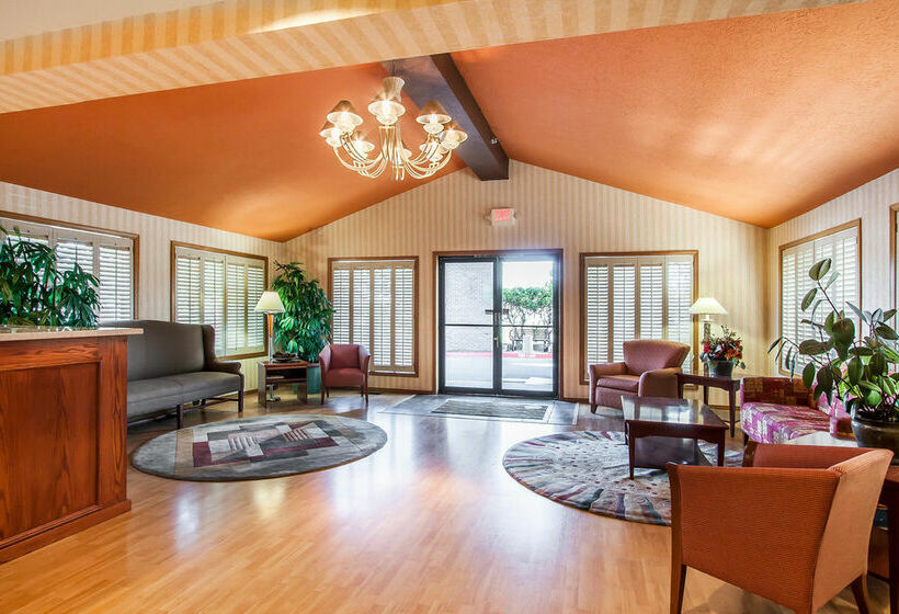 בית מלון כפרי Comfort Inn Conference Center Hillsboro