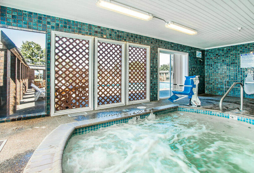 בית מלון כפרי Comfort Inn Conference Center Hillsboro