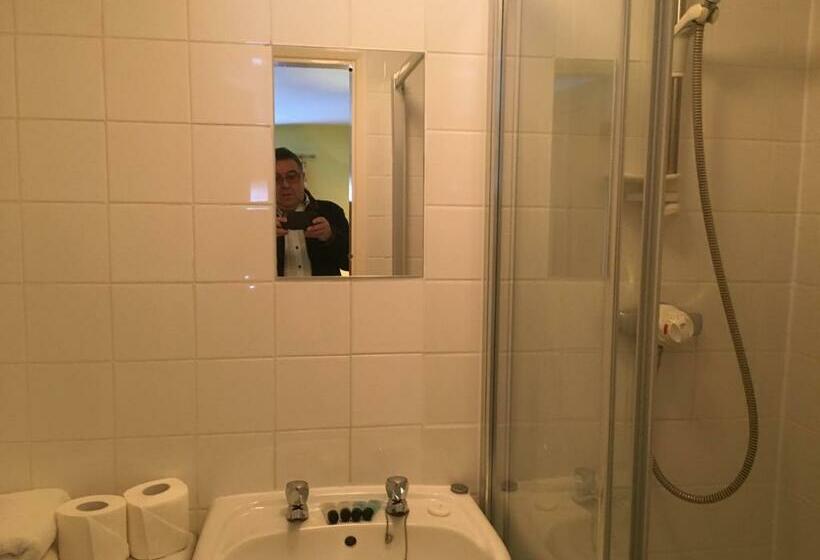 בית מלון כפרי Dukes Head Inn