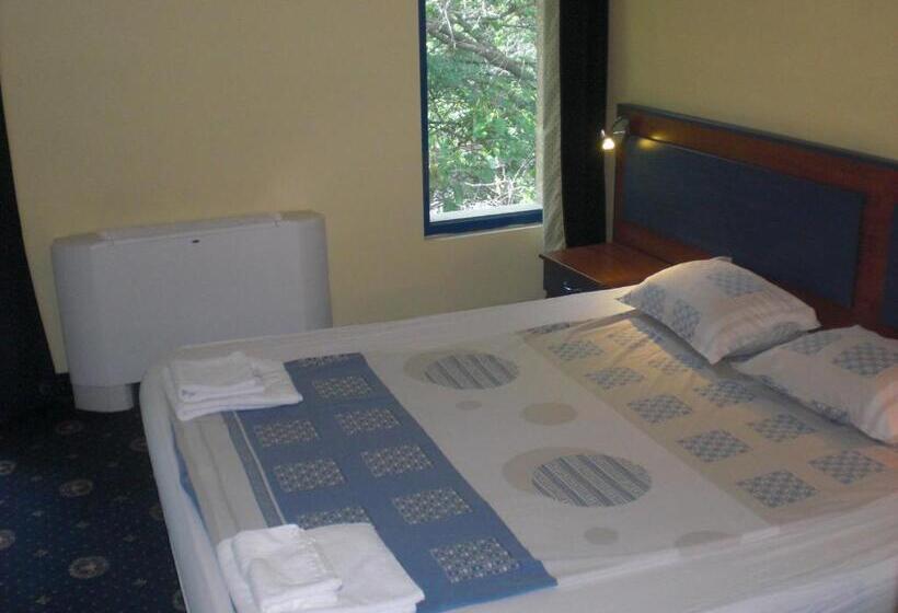 فندق Fenix Family