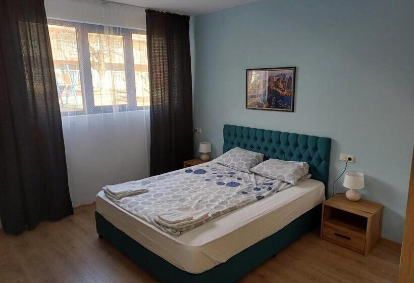 فندق Fenix Family