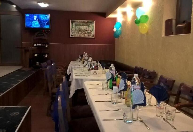 فندق Fenix Family